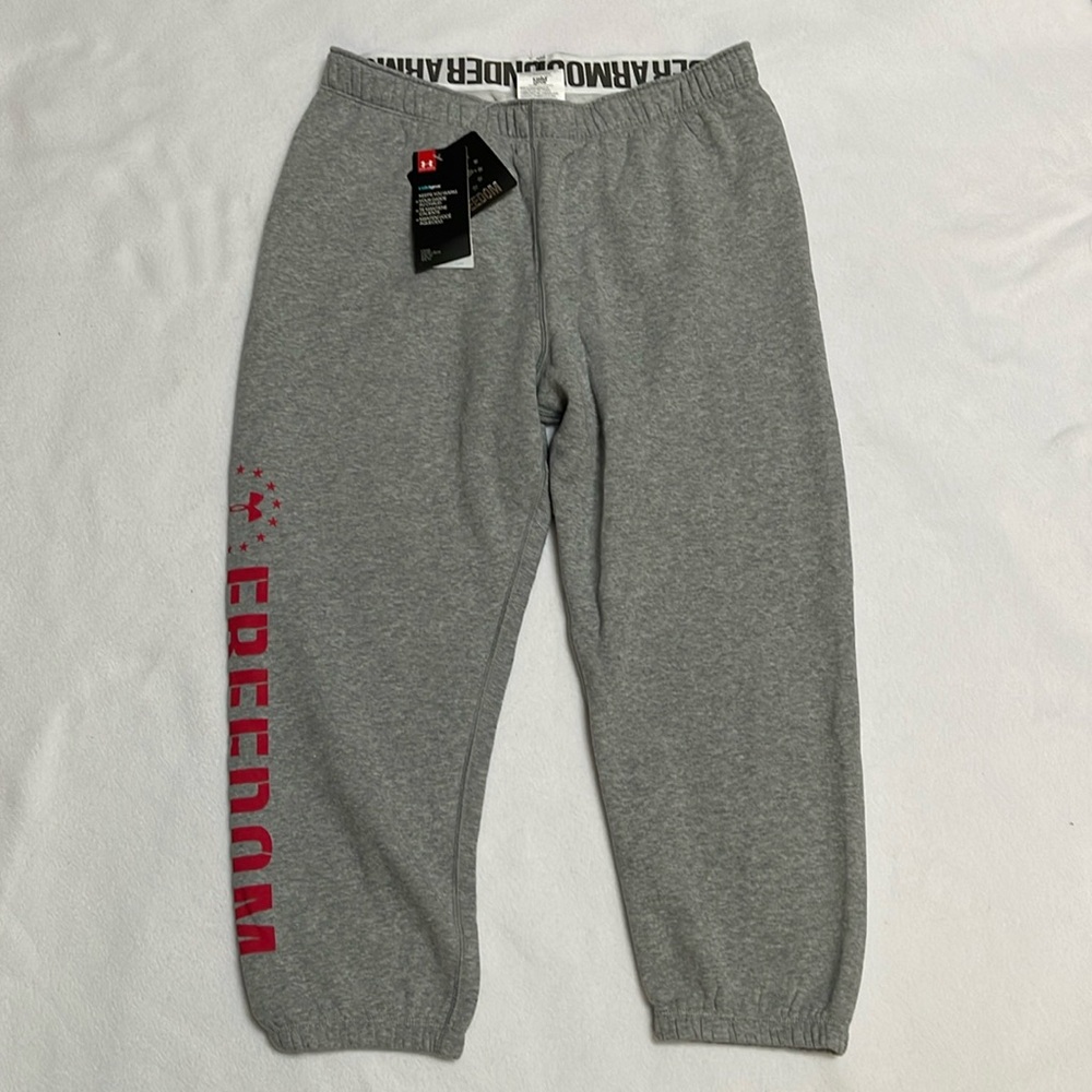 Under Armour Women’s Medium Cold Gear Capri Joggers